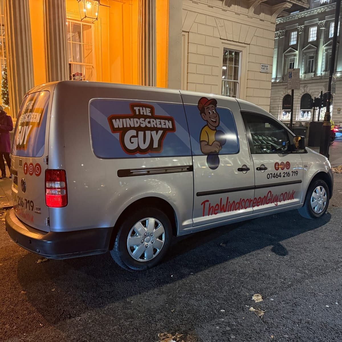 Mobile windscreen replacement